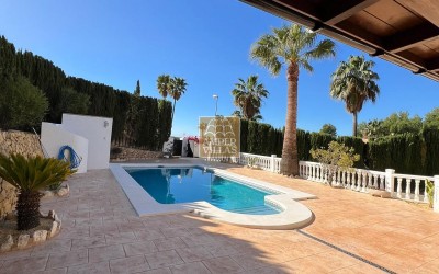 CHALET IN A QUIET AREA WITH PRIVATE POOL